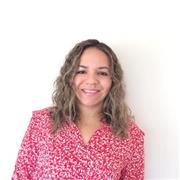 Profesora de matemática dicta clases